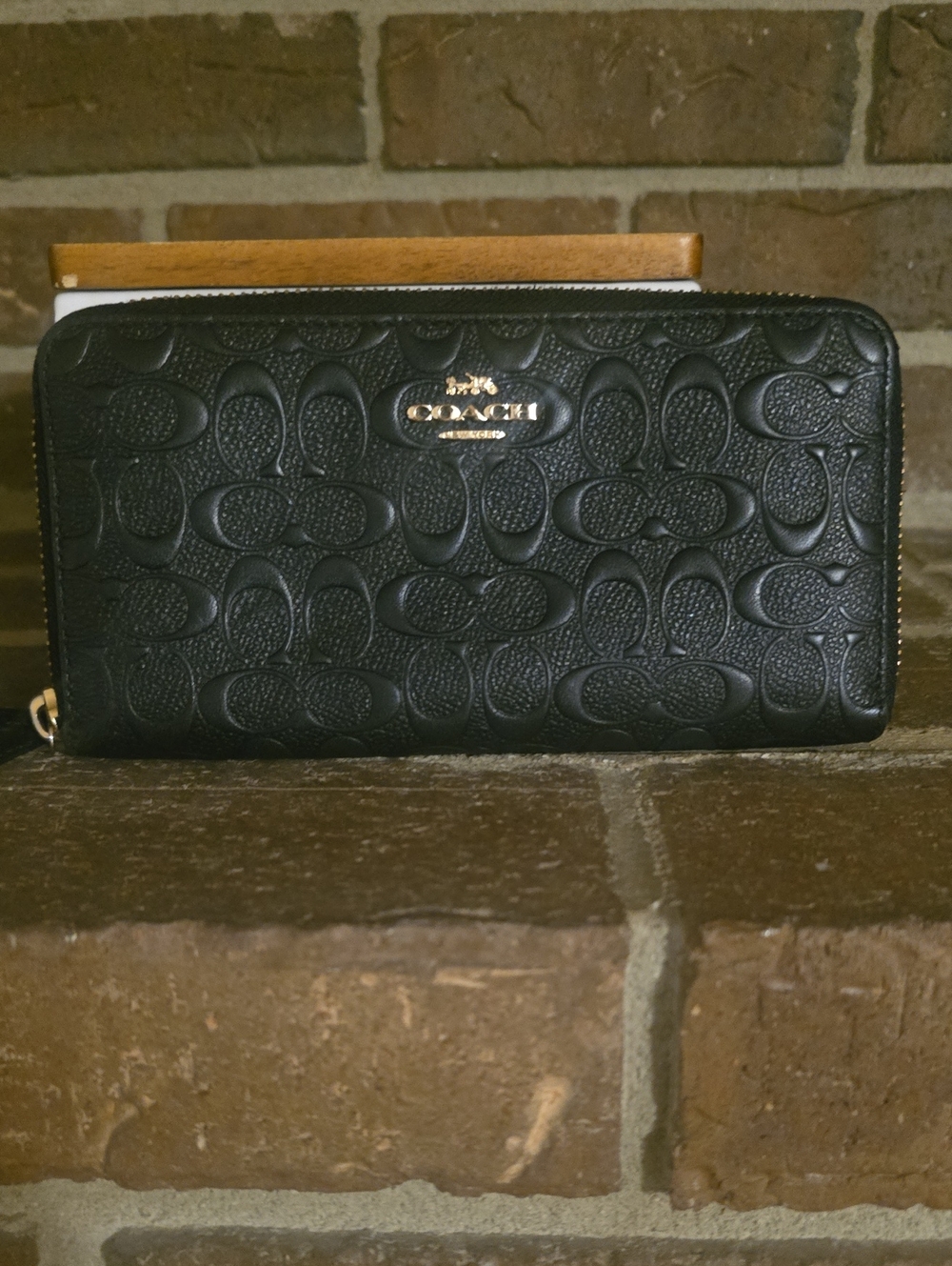 Coach Long Zip Around Wallet In Signature Leather Gold/Black